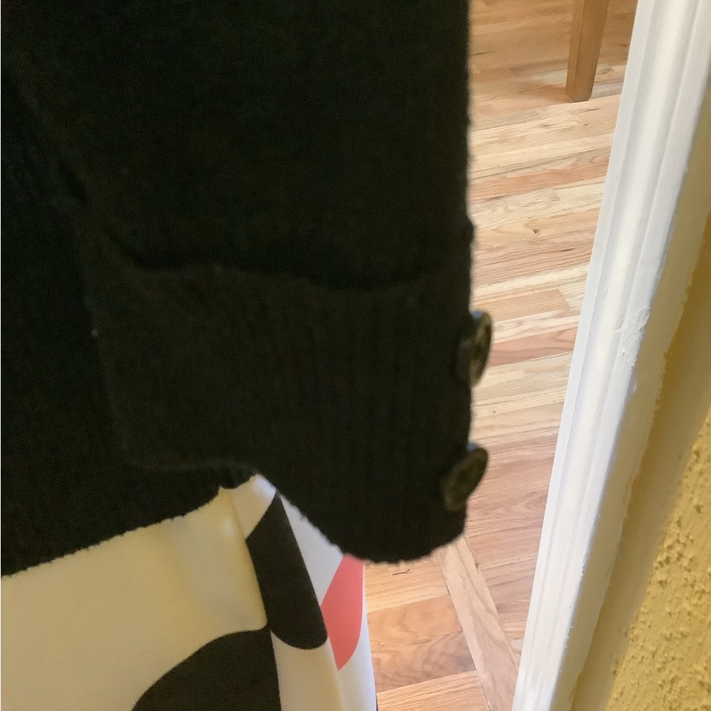 CHIC V NECK BLACK CARDIGAN SHORT SWEATER - Picture 5 of 6